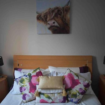 Appartamento Immaculate Cosy Flat Next To Holyrood Park! Edimburgo Esterno foto
